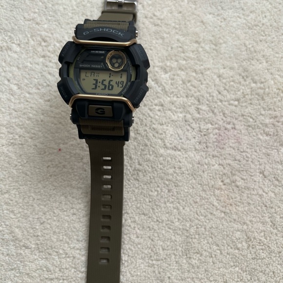 G-Shock men watch Color green/black - Picture 2 of 3